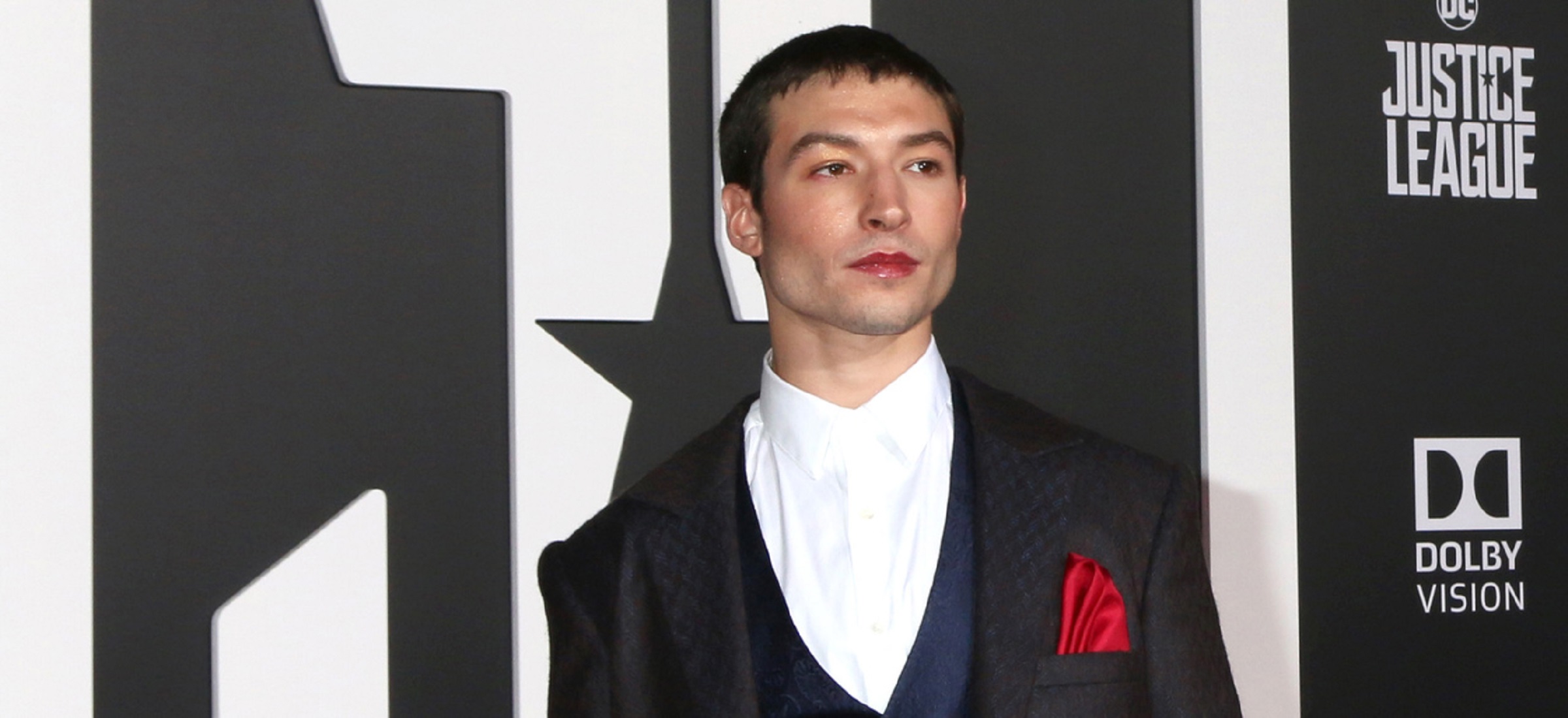 ezra miller pozew wykorzystywanie nieletniej