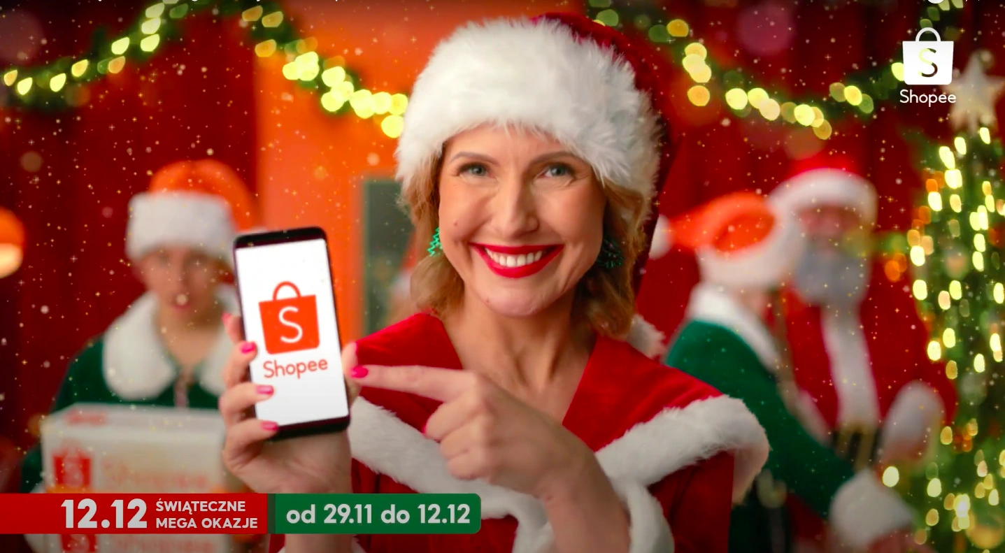 Kampanii "12.12 Świąteczne Mega Okazje” towarzyszy świąteczna melodia “Jingle Bells”.
