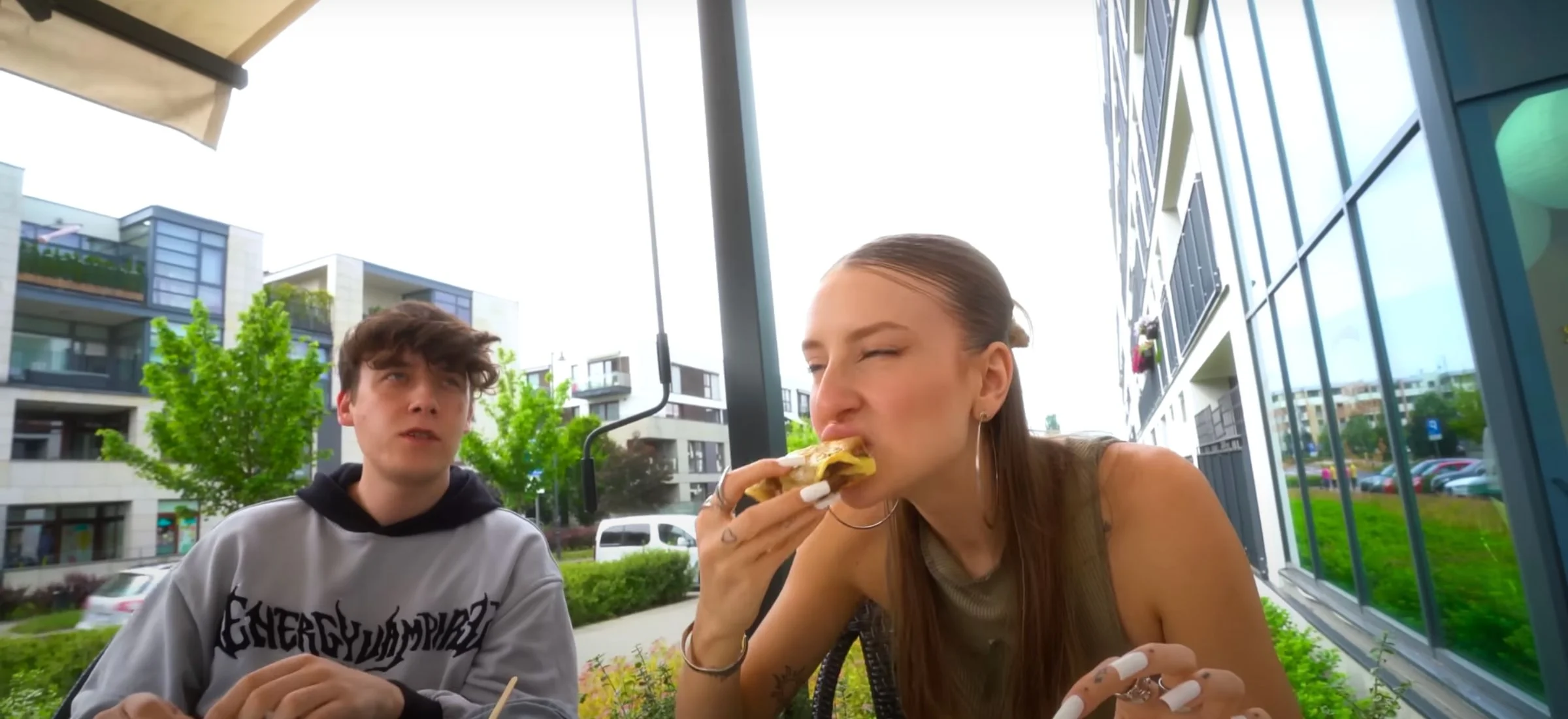 Kto pracował w gastro i obsługiwał influencera, ten się w cyrku nie śmieje