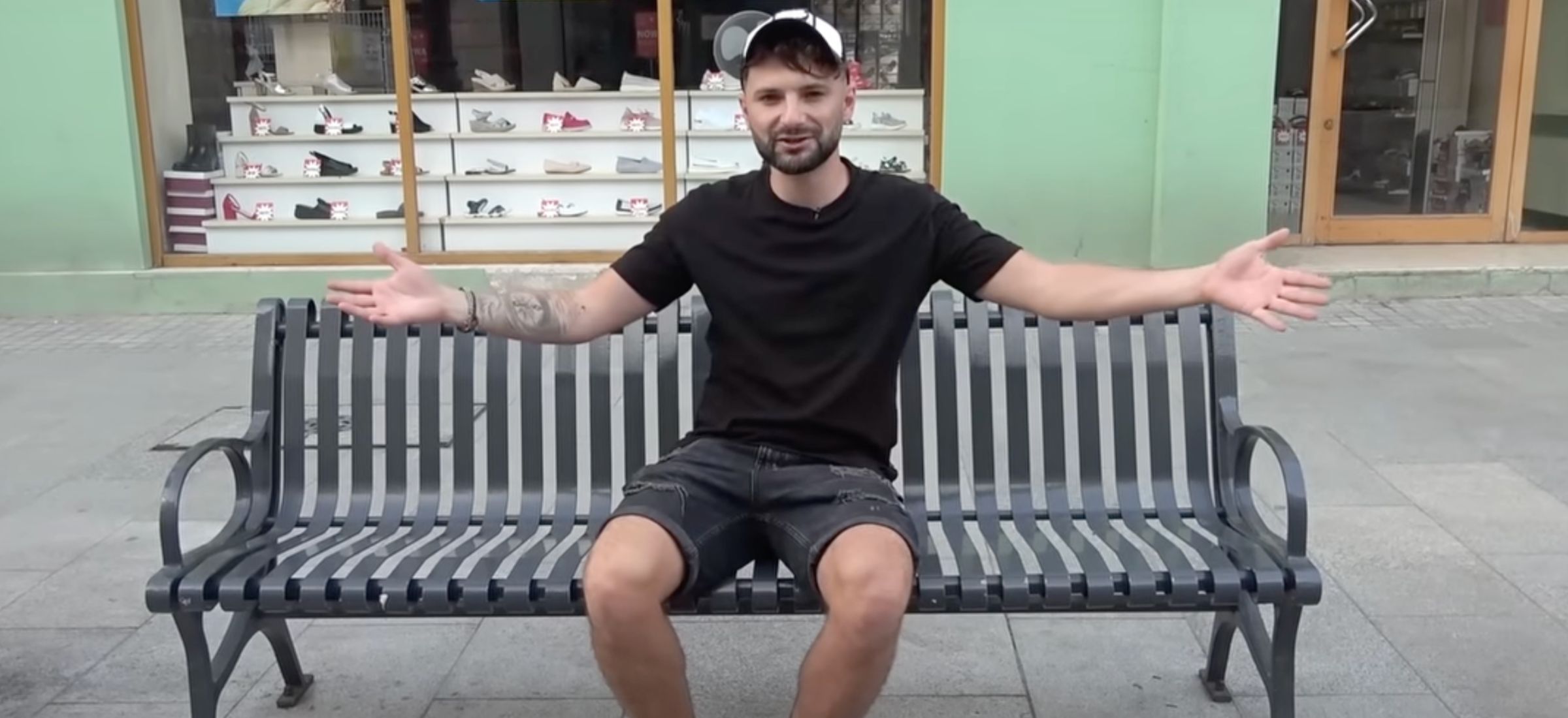 Youtuberzy chcieli sprawdzić, czy ludzie zareagują na przemoc domową. Zareagowali telefonem na policję