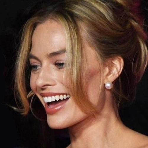 Margot Robbie 