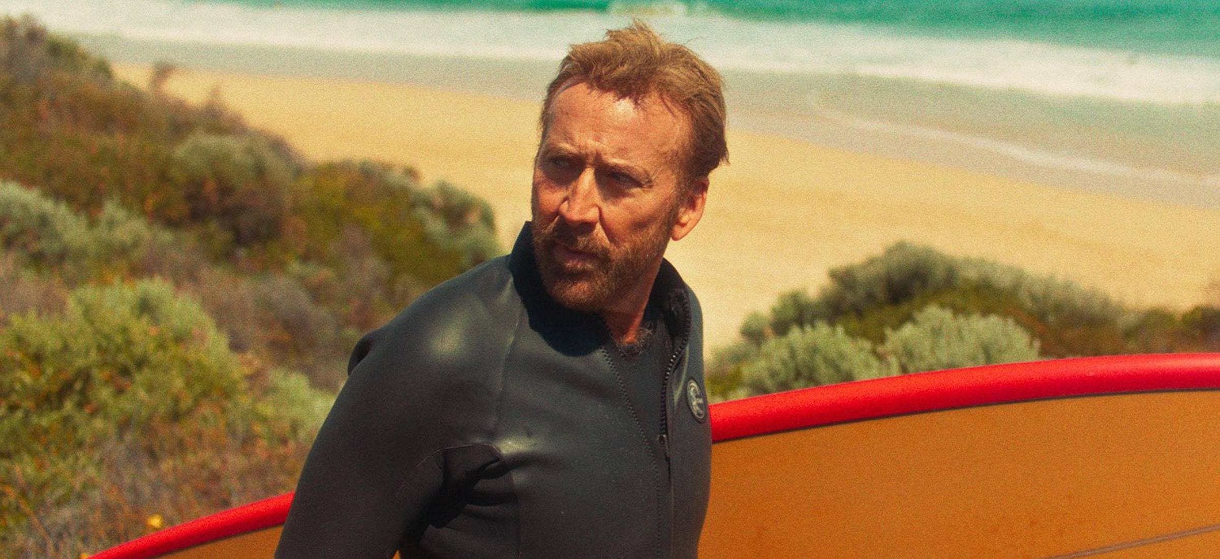 surfer nicolas cage co obejrzeć czarna komedia