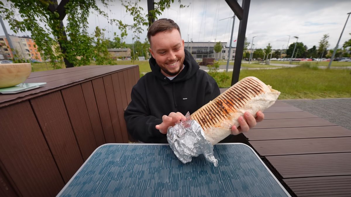Kiedy je kebaby, oglądają go tysiące. Dlaczego Książulo osiągnął sukces?