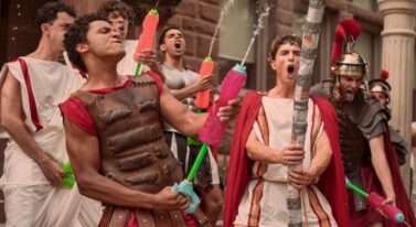 Jestem w szoku. Prime Video i A24 dały nam jeden z najbardziej uzależniających seriali roku