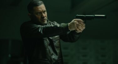 Król Tom Hardy nie bierze jeńców. Strefa gangsterów - recenzja serialu Guya Ritchiego