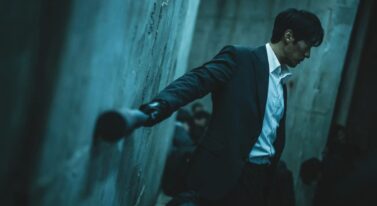 Serial akcji Netfliksa ma naprawdę mocne sceny mordobicia. Ale czy to wystarcza?