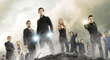 Kultowy serial sci-fi wleciał na SkyShowtime. I to w całości