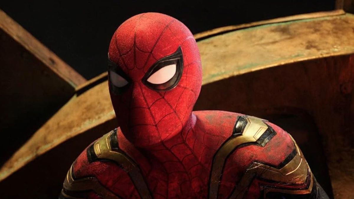 Kamera uchwyciła, jak Spider-Man buja się na sieci. Tłum zaczął wiwatować