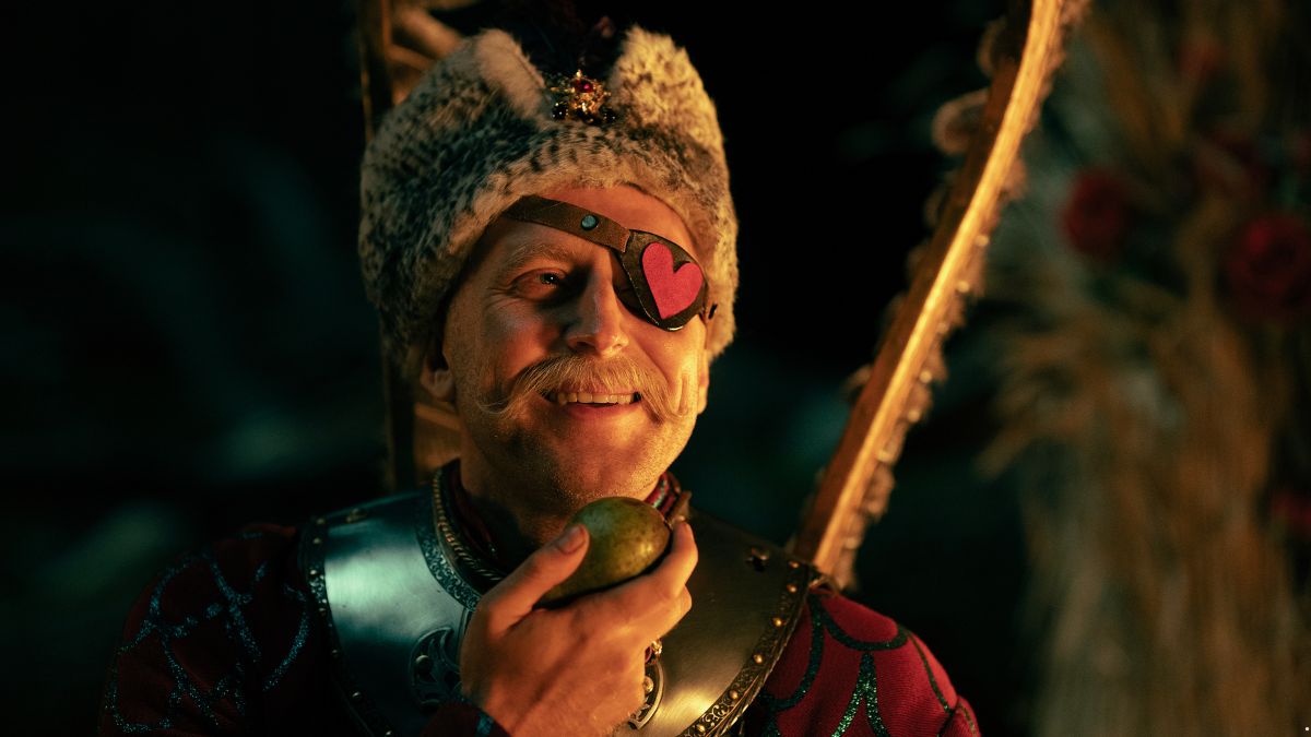 W serialu 1670 bohaterowie jadą do Krakowa. Sceny kręcono jednak w innym mieście