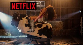 Użytkownicy Netfliksa dawno nie widzieli tak kiczowatego romcomu. Są zachwyceni