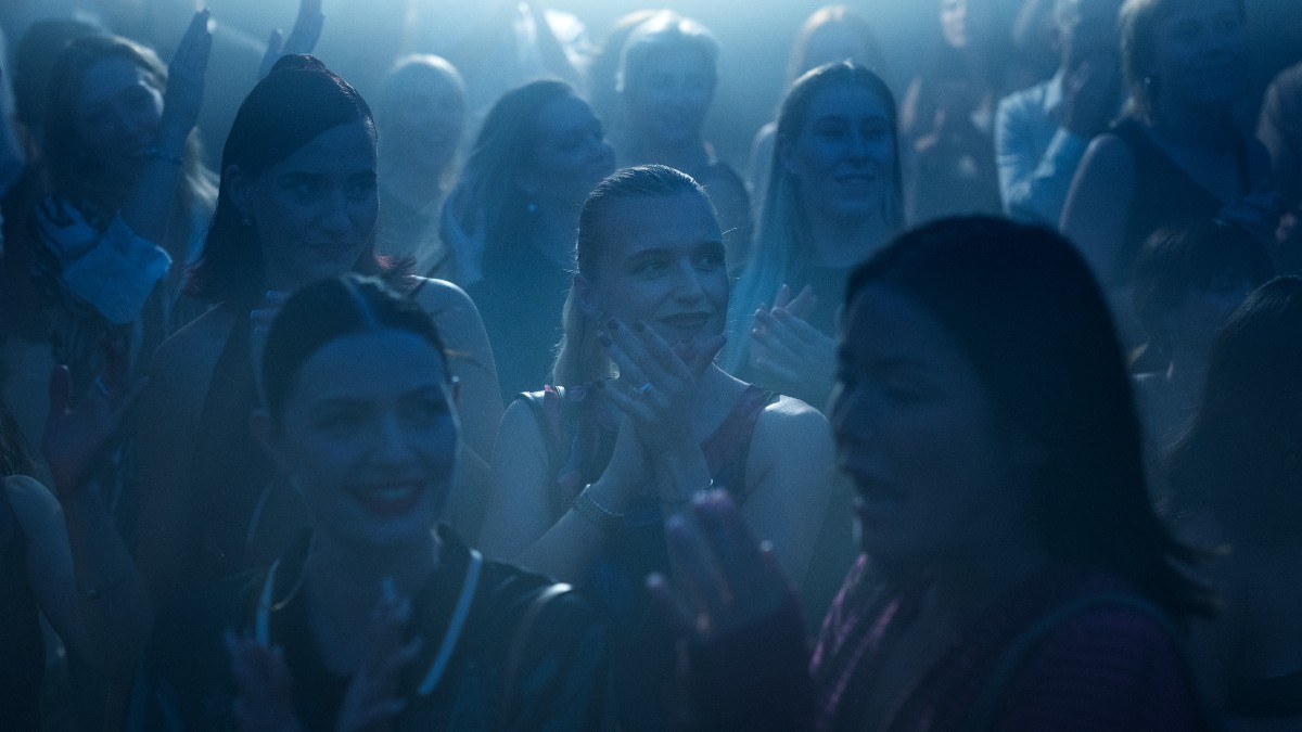 Nowy thriller Netfliksa to ten adekwatny. Nie da się od niego odkleić