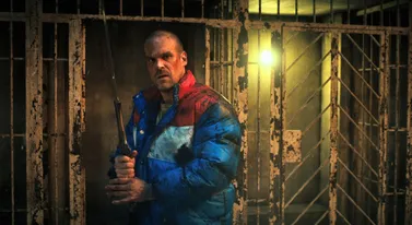 David Harbour opuścił trasę promocyjną Stranger Things. Powód jest znany
