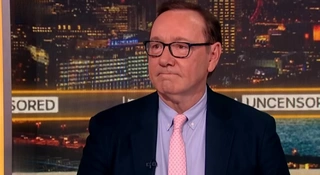 kevin spacey jest bezdomny piosenkarz na cyprze