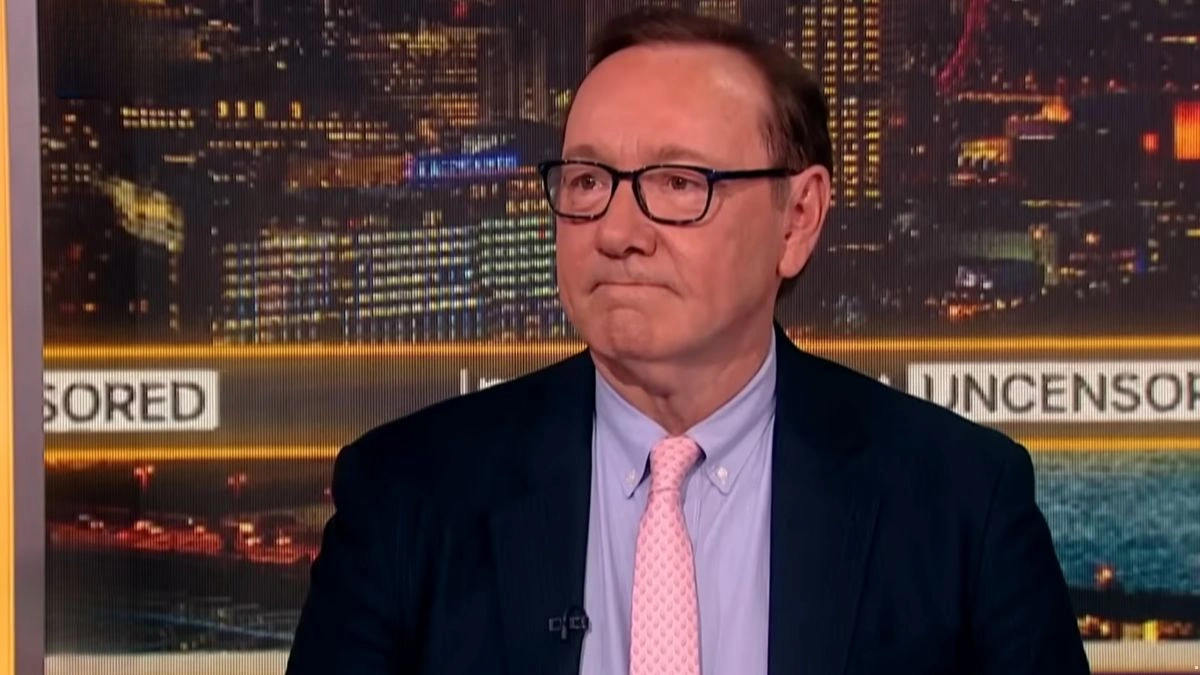 kevin spacey jest bezdomny piosenkarz na cyprze