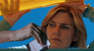 Pluribus jak ChatGPT napędzany mlekiem. O co chodzi Jedynej?