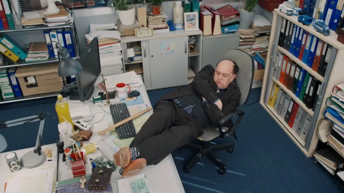 the office pl 5 darek śpi