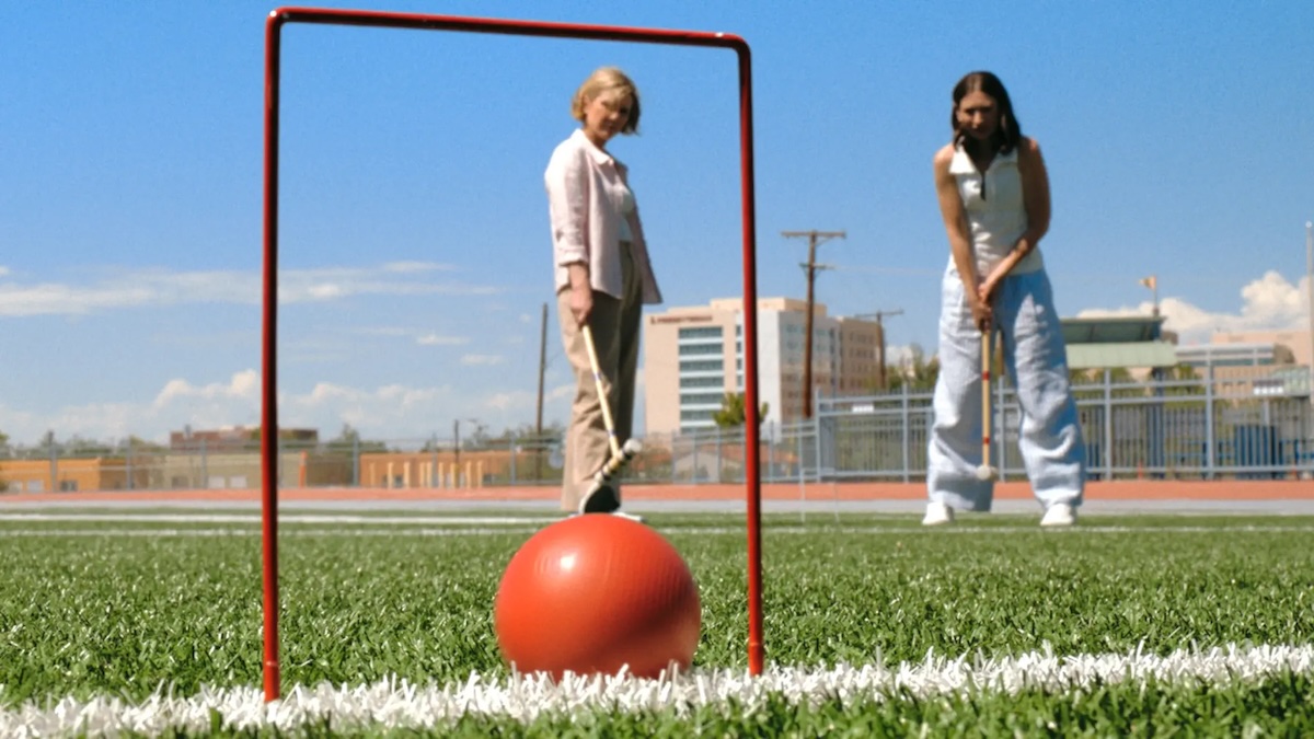 Love story w czasach apokalipsy. W Pluribusie nie chodzi (tylko) o satyrę na AI