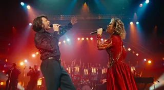 Film Song Sung Blue to czysta przyjemność. Skradnie wasze serca, słowo