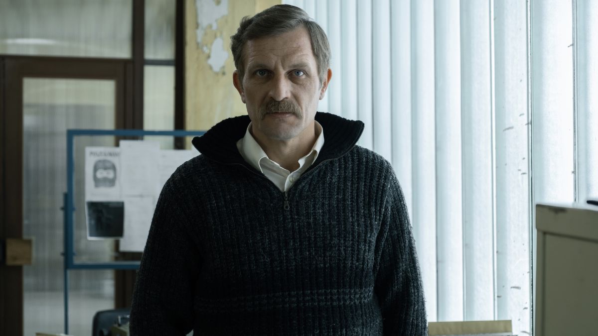 Karol Pocheć jest wybitny w serialu Niebo. Rok w piekle. Drugi plan jest jego