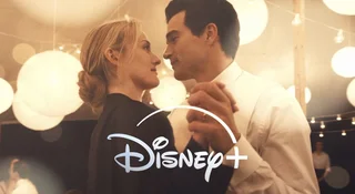 Disney+ wrzucił piękne love story. Szkoda, że takie nudne