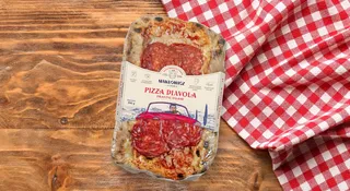 Salami kładzie się cieniem na wizerunku Makłowicza. Jego firma przeprasza