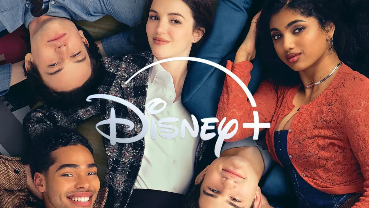 Współczesna wersja Przyjaciół podbiła Disney+. Co wypełni po niej pustkę?