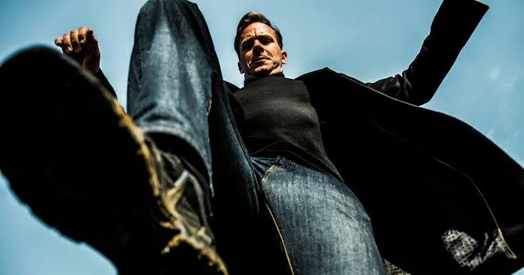 armie hammer citizen vigilante krytyka