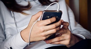Żurawski w roli Krzyżaka, Łabacz ściga agentów, a Bielenia ratuje Warszawę, czyli lato w Audiotece