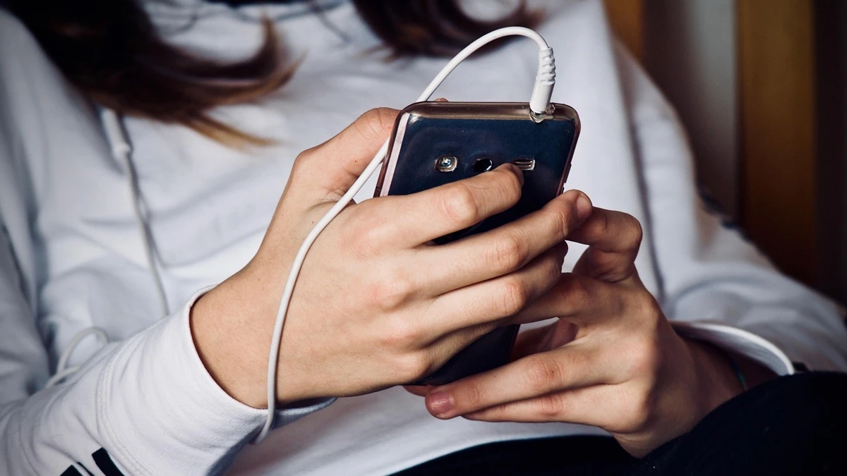 Żurawski w roli Krzyżaka, Łabacz ściga agentów, a Bielenia ratuje Warszawę, czyli lato w Audiotece