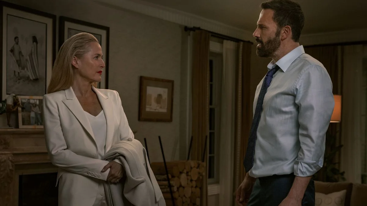 Tylko Gillian Anderson ratuje hit Netfliksa. Jeden wielki chaos
